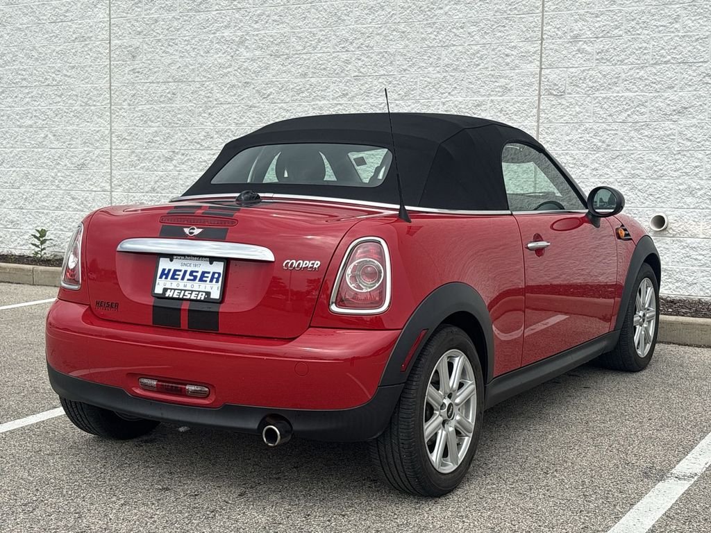 Used 2013 Red MINI  image 13