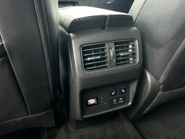 Used 2021 Gray Nissan Platinum image 23