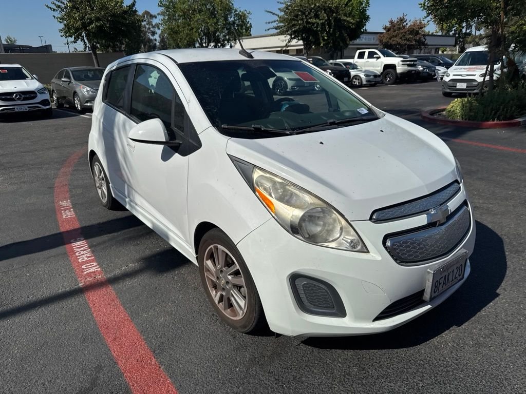 Used 2014 White Chevrolet 2LT image 4