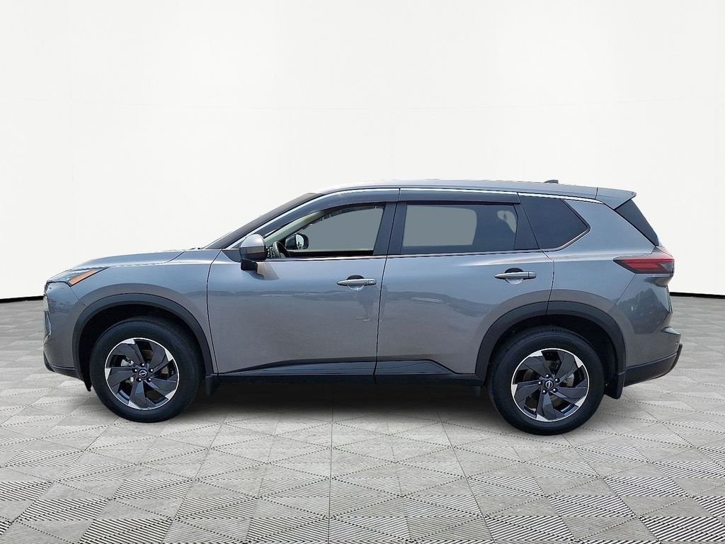 Used 2025 Gray Nissan SV image 4