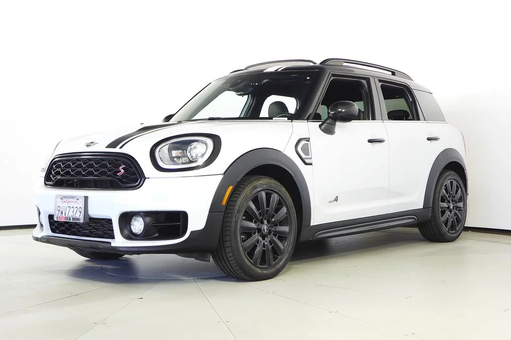 Used 2019 White MINI  image 2