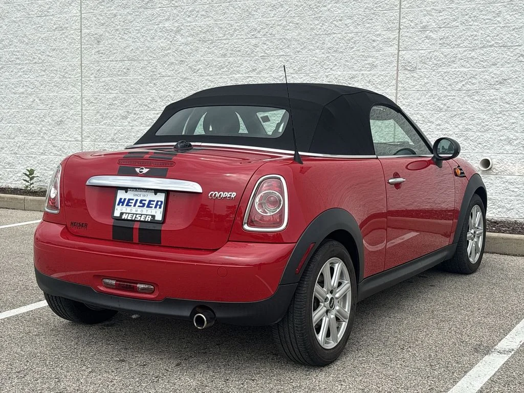 Used 2013 Red MINI  image 13