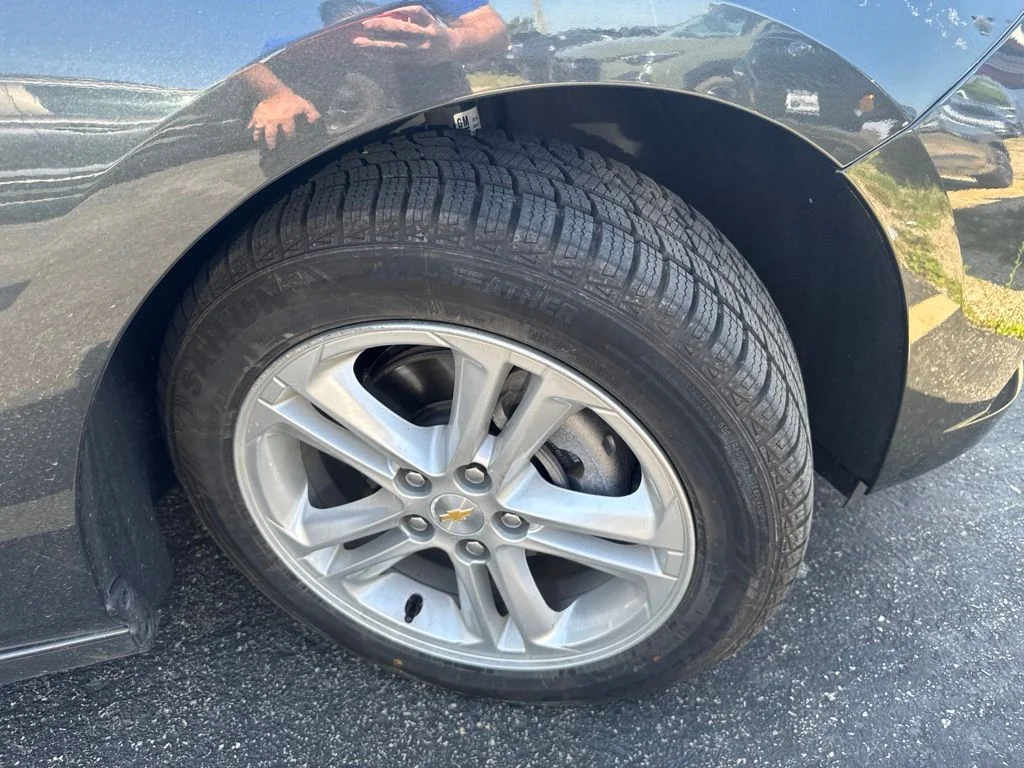 Used 2018 Gray Chevrolet LT image 5