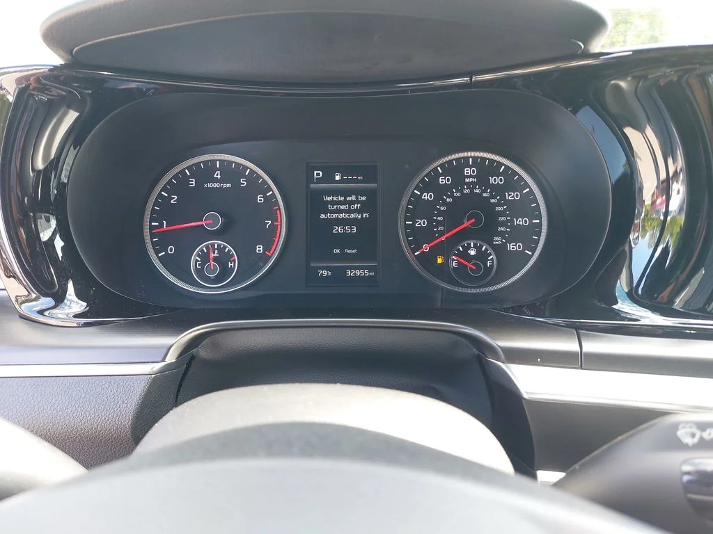 Used 2024 White Kia GT image 18