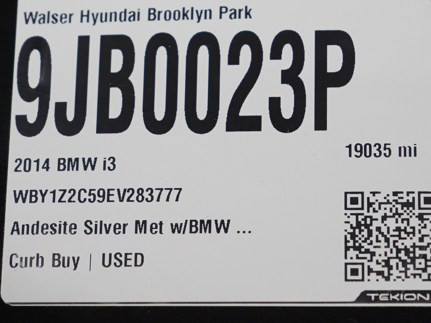 Used 2014 Andesite Silver Met w/BMW i Frozen Blue Accent BMW 4dr HB image 29