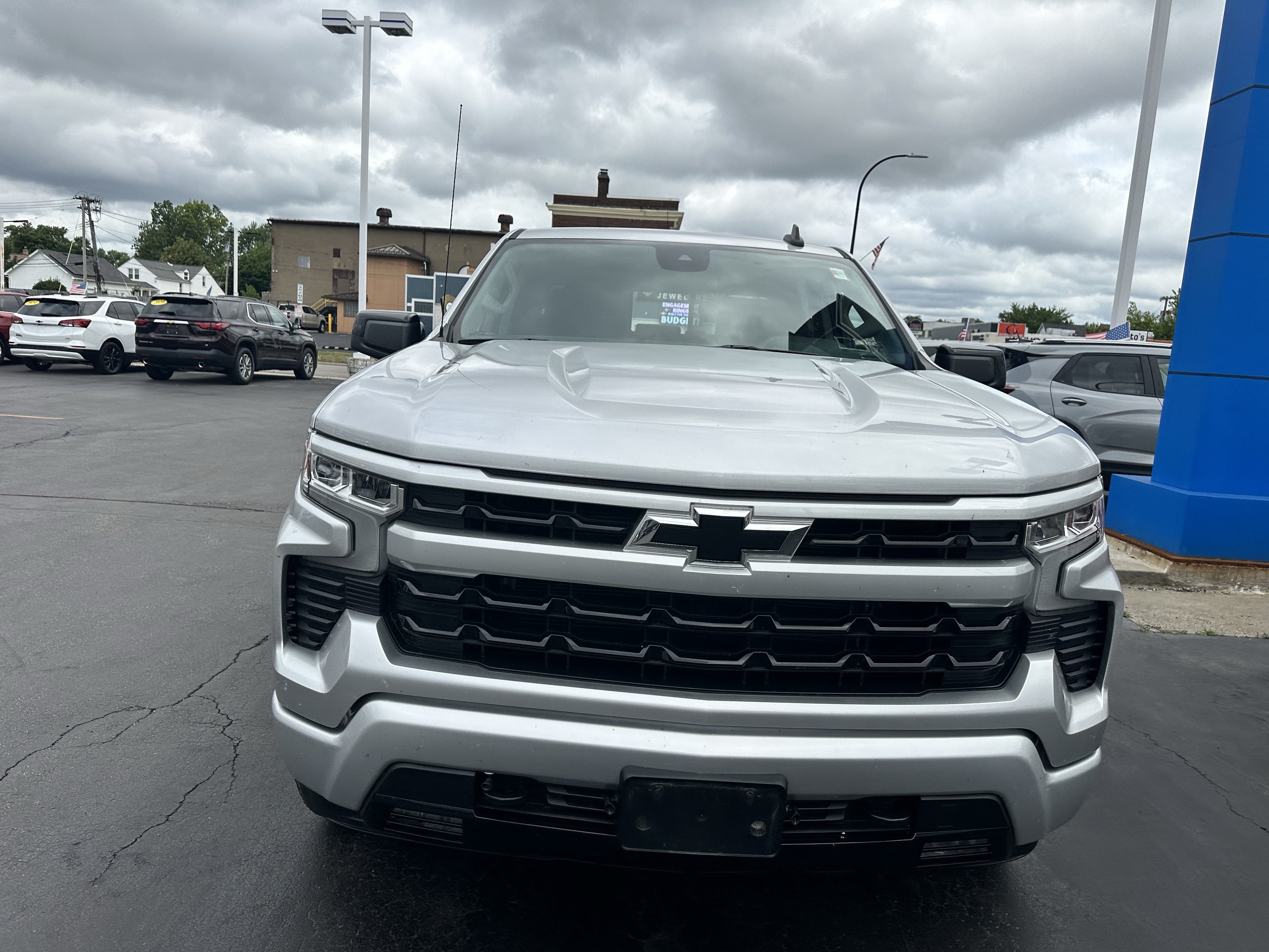 Used 2022 Silver Ice Metallic Chevrolet RST image 2