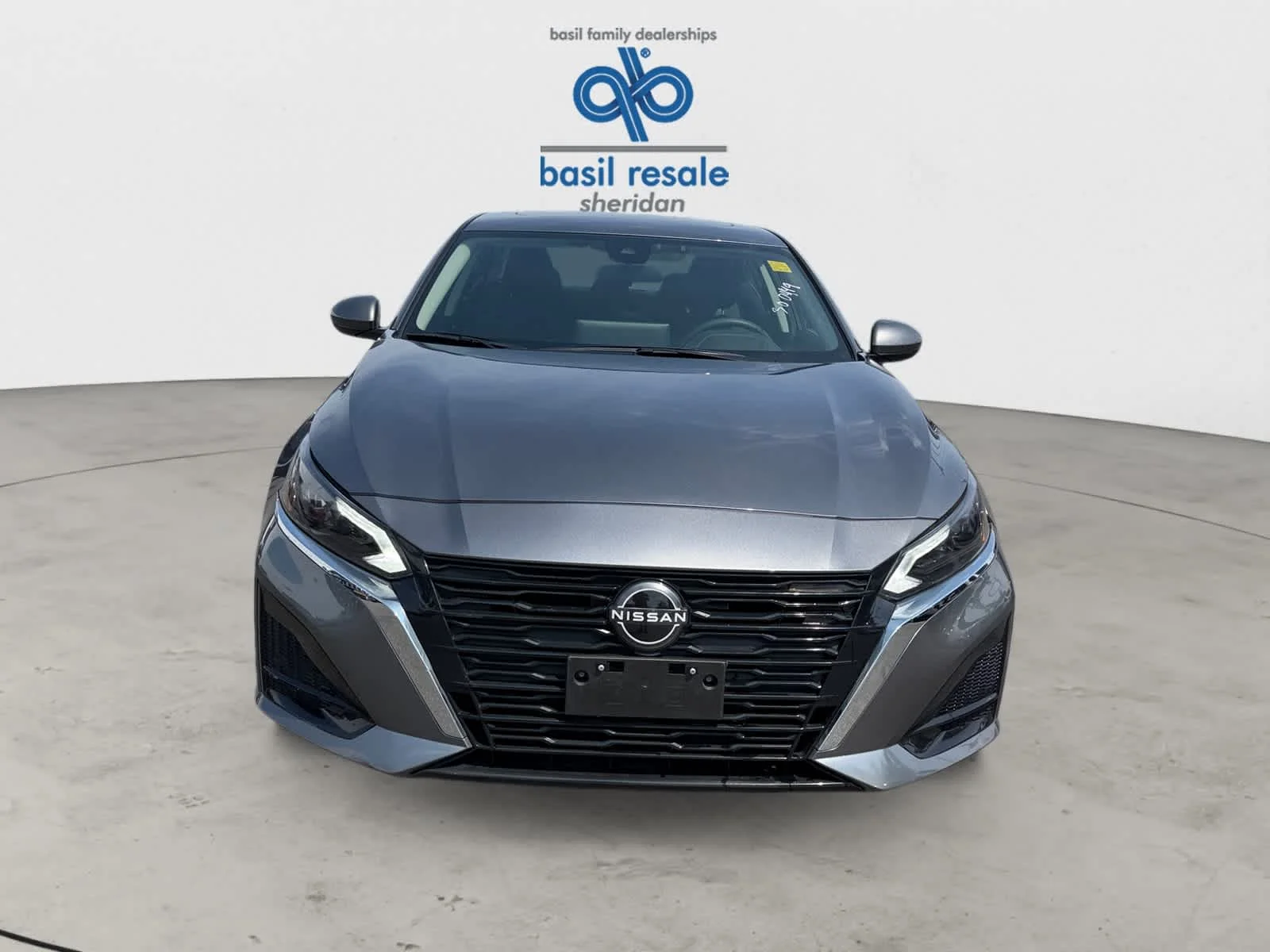 Used 2024 Gun Metallic Nissan 2.5 SV image 9