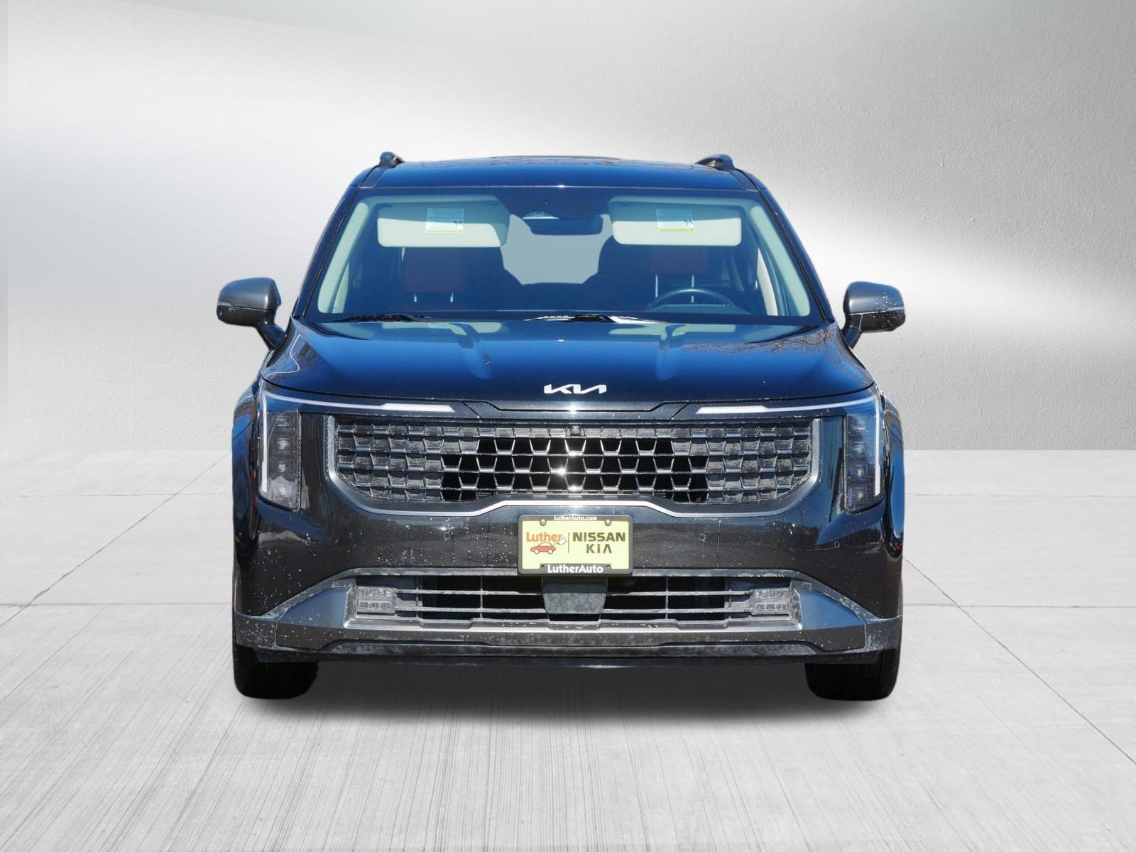 Used 2025 Kia Carnival SX Prestige with VIN KNDNE5K35S6454742 for sale in Inver Grove, Minnesota