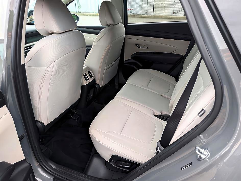 Used 2025 Hampton Gray Hyundai SEL image 41
