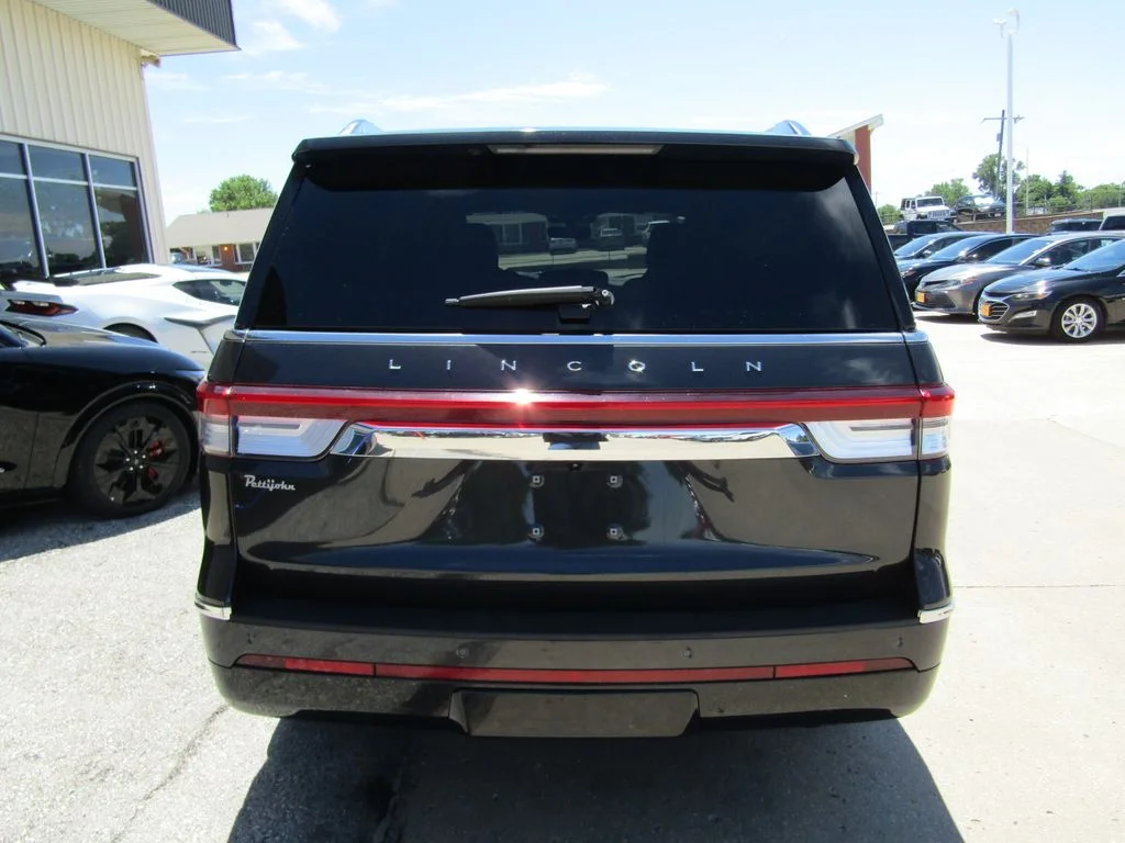 Used 2023 Starlight Lincoln Reserve image 4