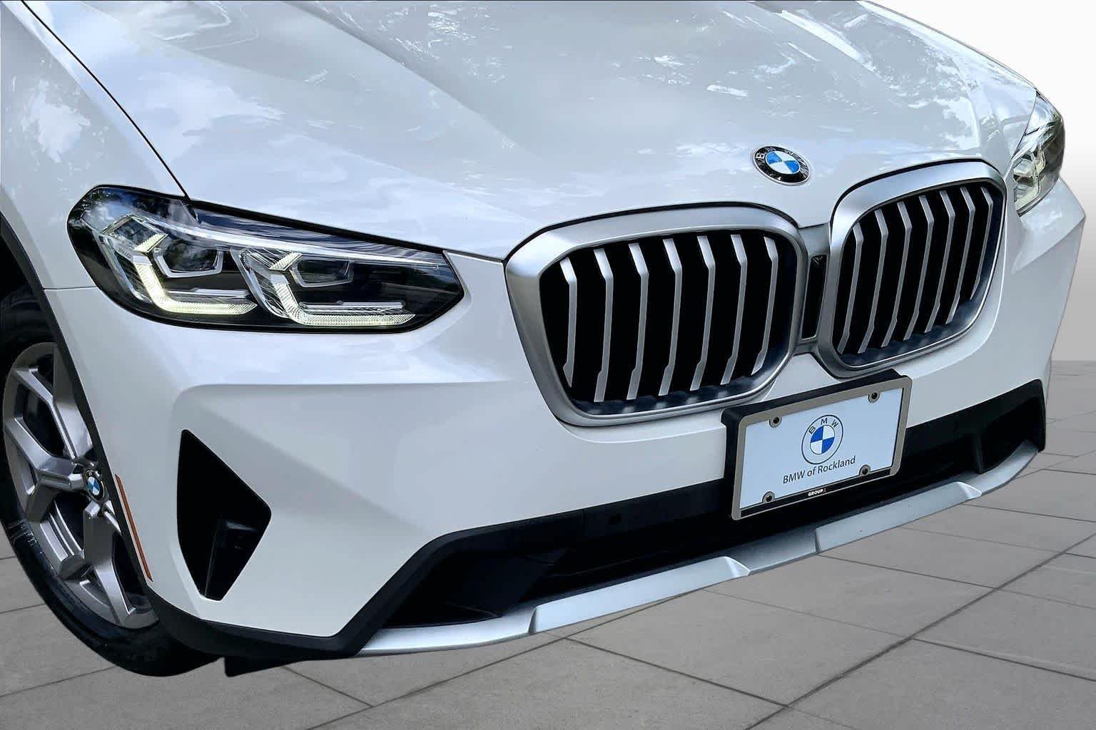 Used 2022 Mineral White Metallic BMW xDrive30i image 29