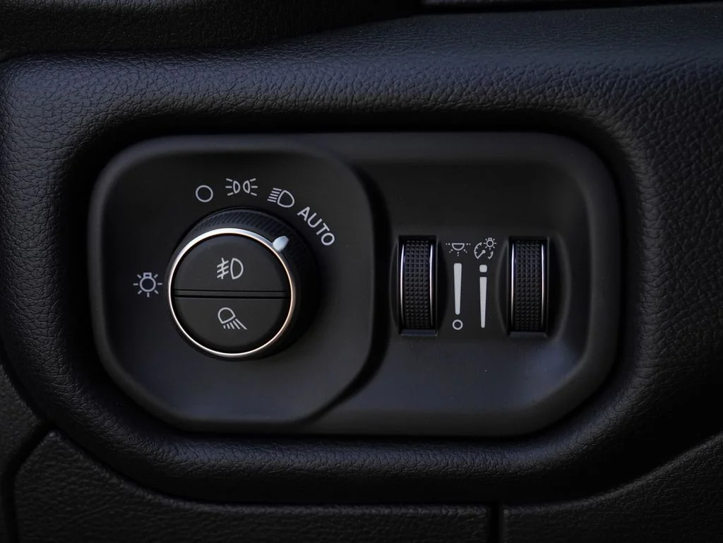 2026 RAM 1500 Rebel - Photo 12