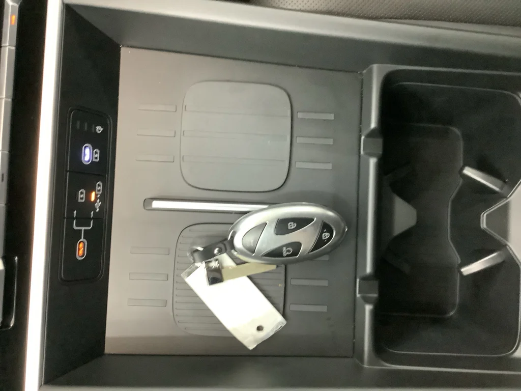 Used 2026 Atlantis Blue Hyundai SEL image 18