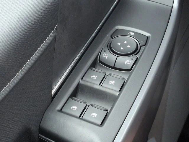 New 2026 Oxford White Ford XLT image 24