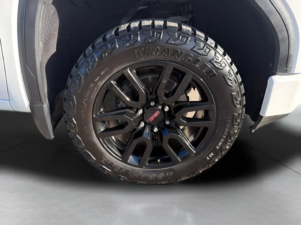 Used 2021 White GMC Elevation image 11