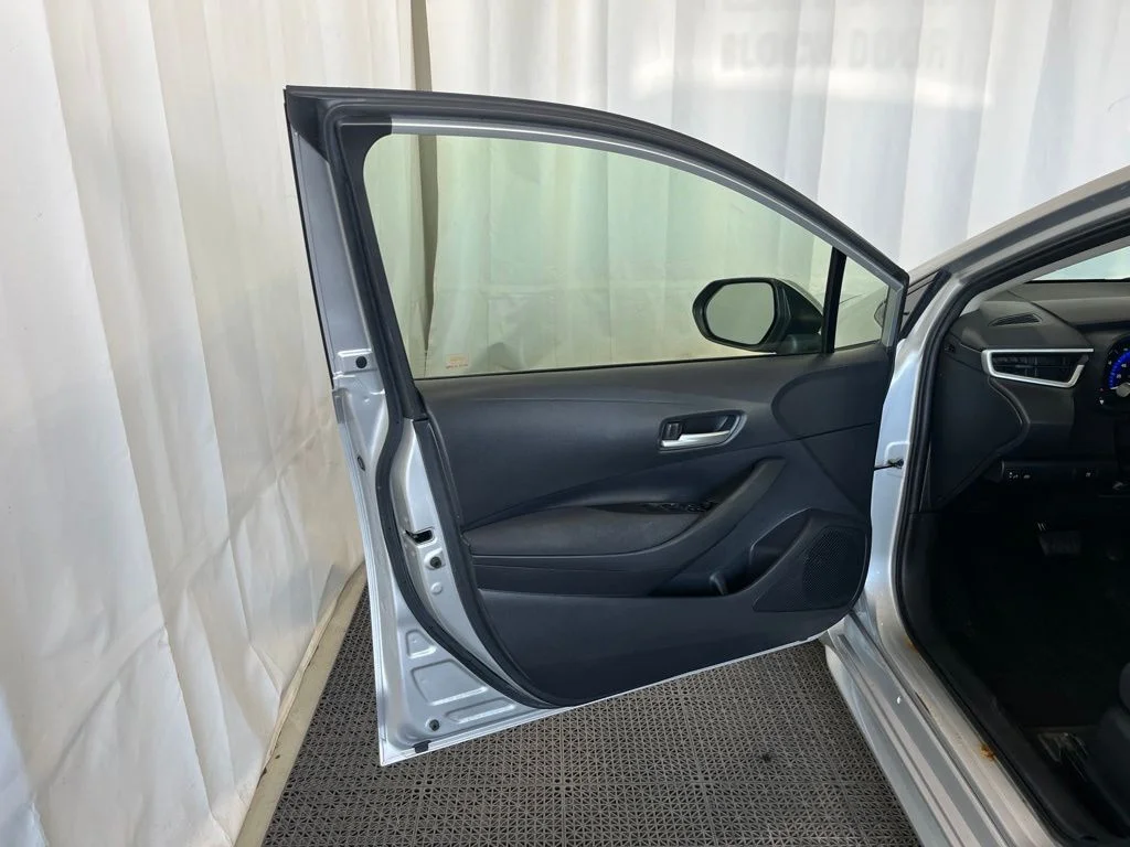 Used 2020 Silver Toyota LE image 18