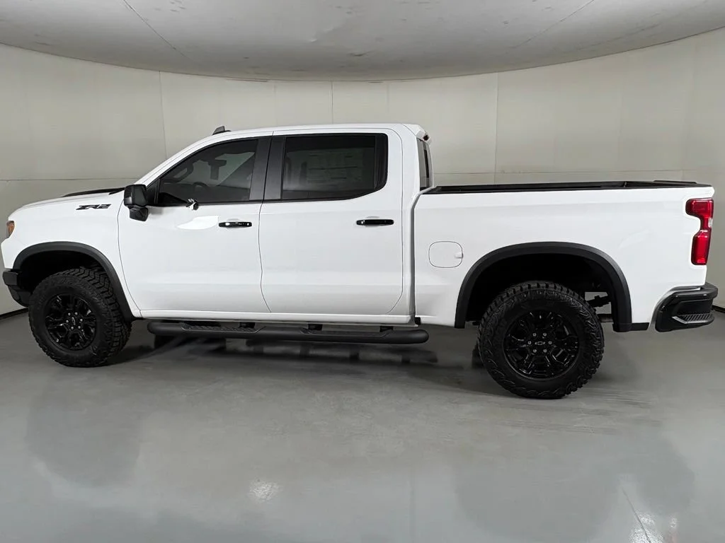 New 2026 Summit White Chevrolet ZR2 image 6