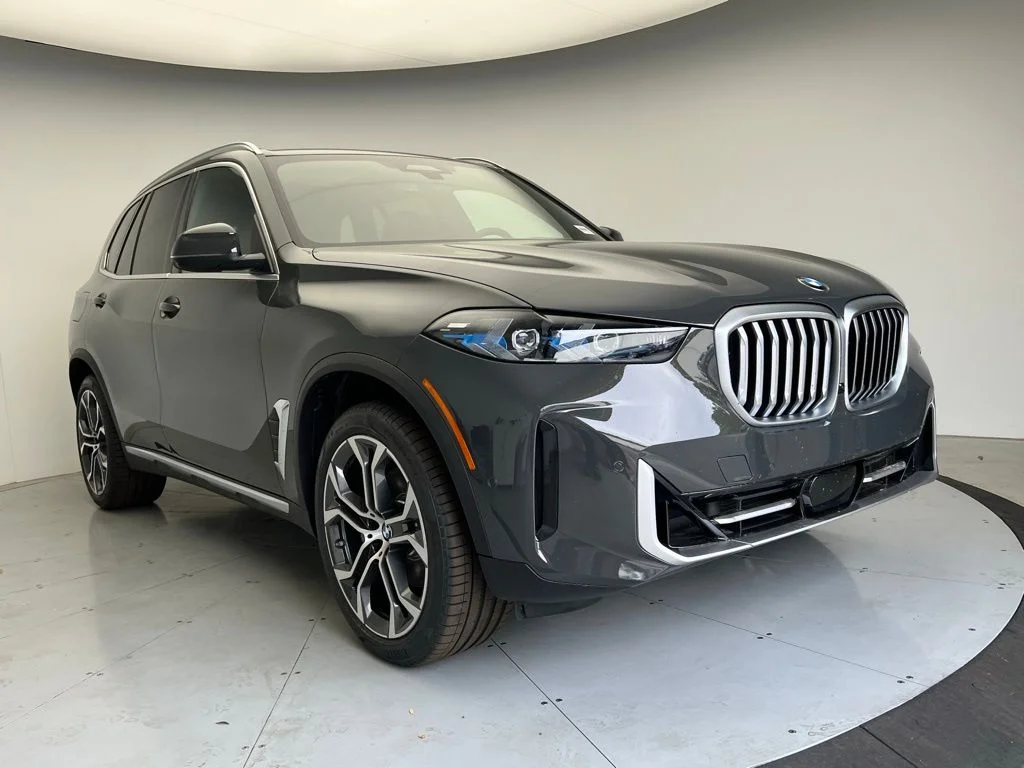 New 2026 Gray BMW xDrive40i image 2