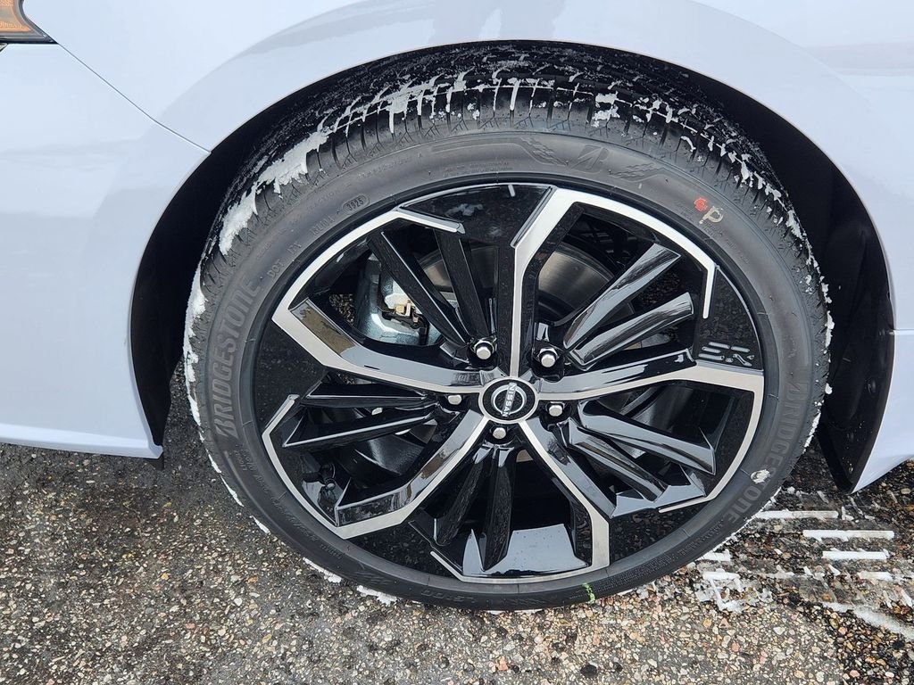New 2025 Gray Sky Pearl Nissan SR image 9