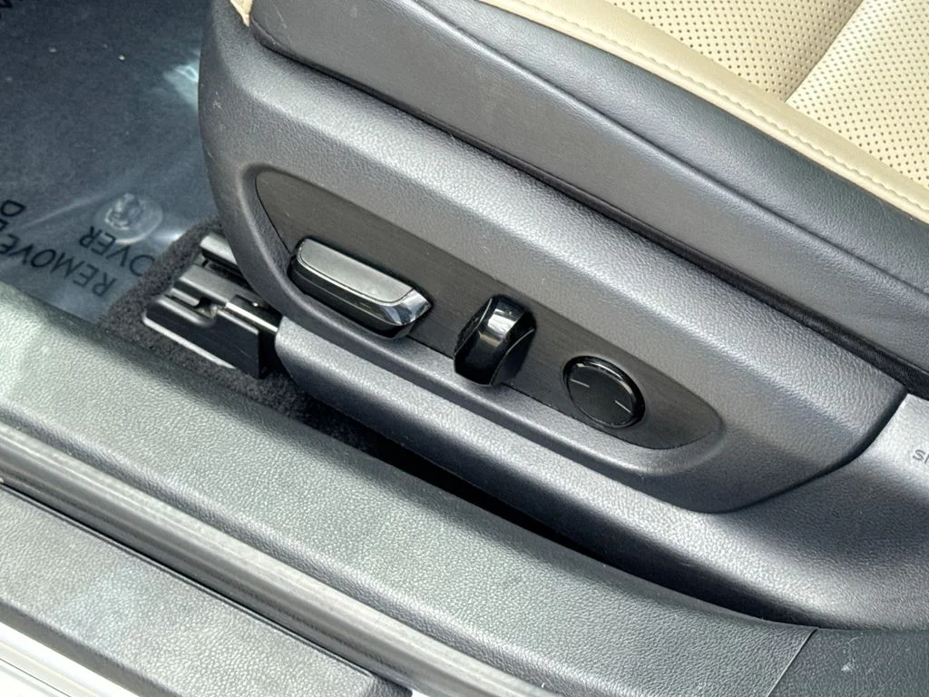 Used 2019 Silver Lexus 350 image 15