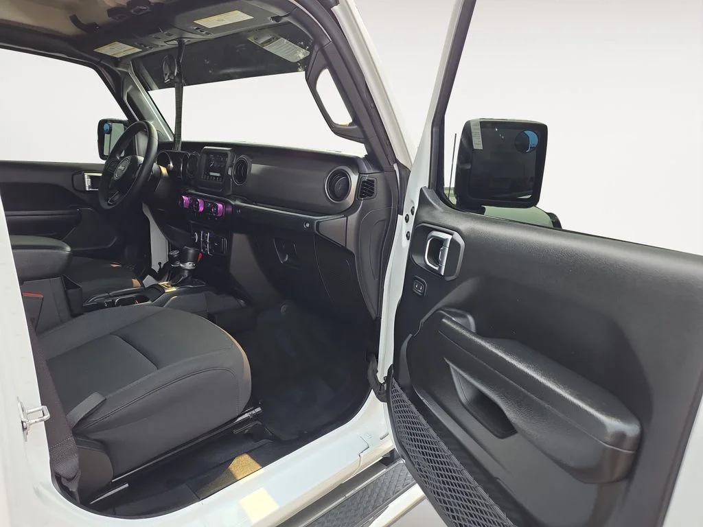 Used 2023 Copper Jeep Sport S image 9