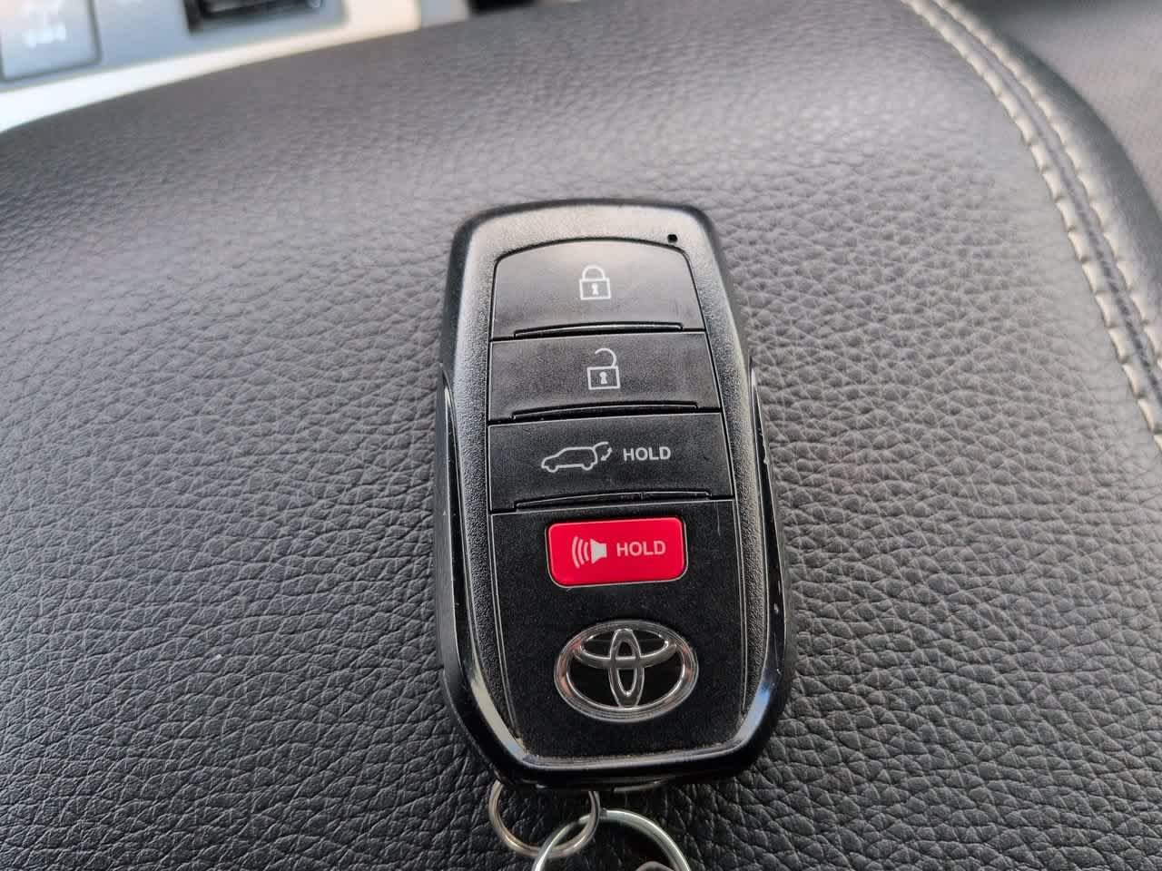 Certified Used 2025 Wind Chill Pearl Toyota  image 28