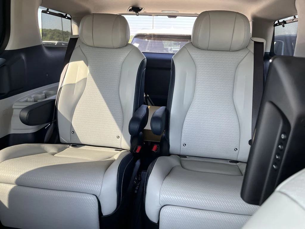 Used 2025 White Kia SX Prestige image 23