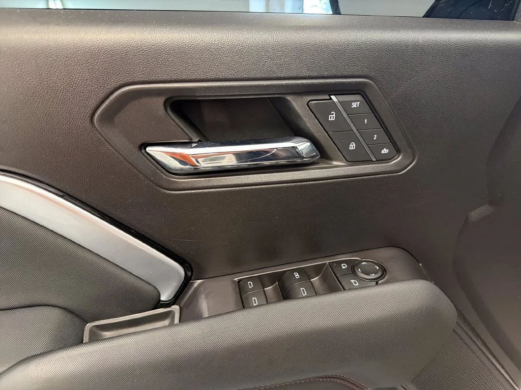Used 2023 White Chevrolet Z71 image 12
