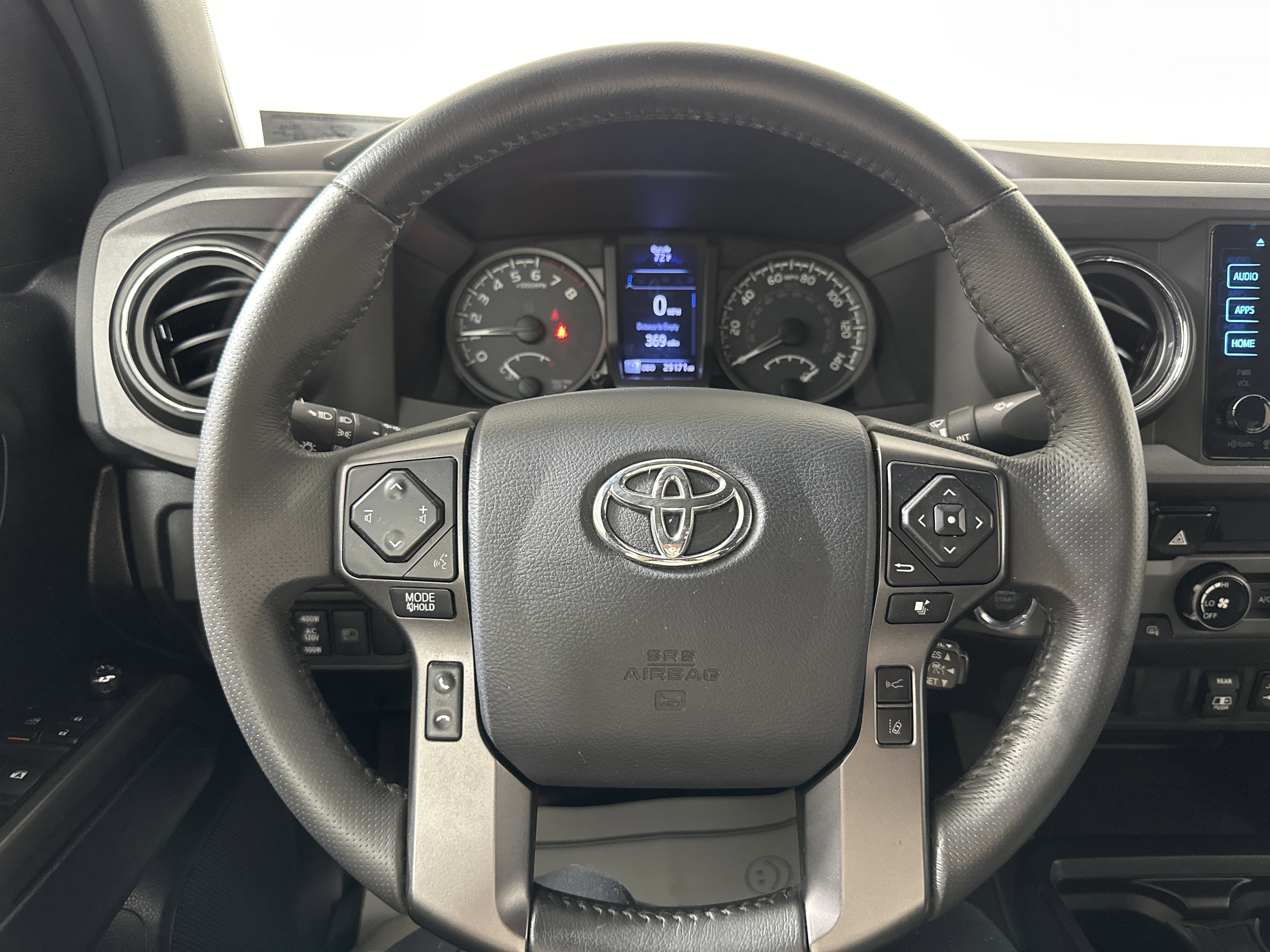 Used 2018  Toyota  image 12
