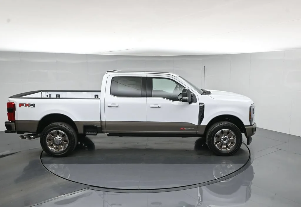 New 2027 Oxford White Ford King Ranch image 42