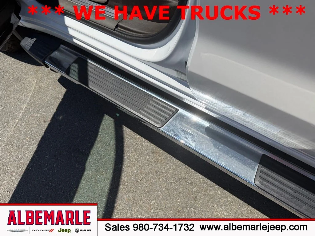 Used 2020 White GMC SLT image 12