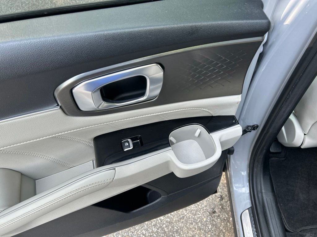 Used 2022 Gray Kia SX image 26