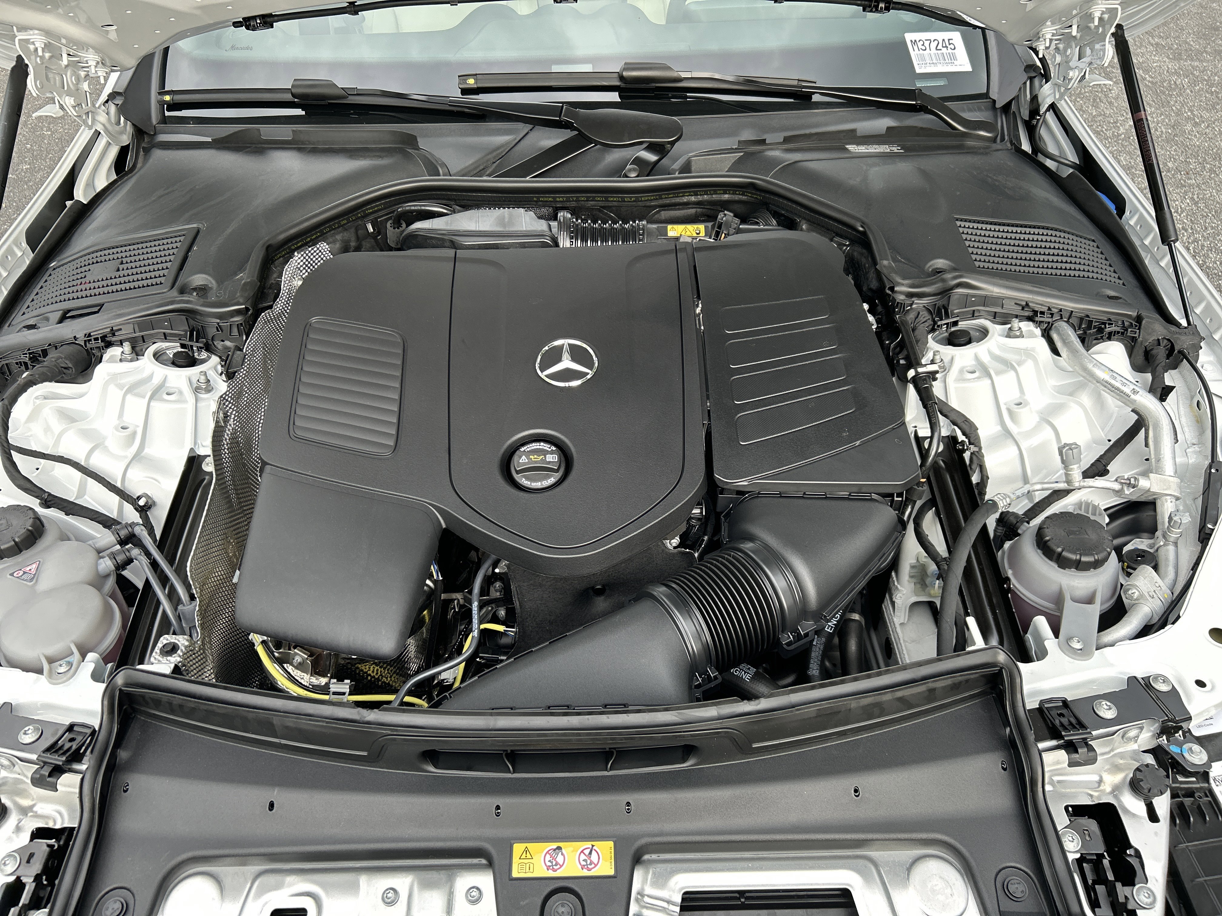 New 2026 MANUFAKTUR Moonlight White Metallic Mercedes-Benz C 300 4MATIC® Sedan image 45