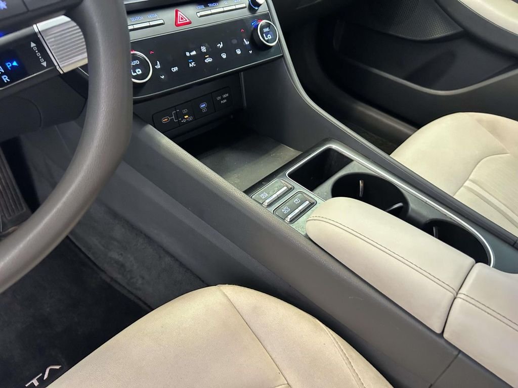 Used 2024 Red Hyundai SEL image 19
