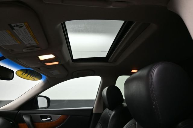 Used 2016 Black INFINITI Base image 26