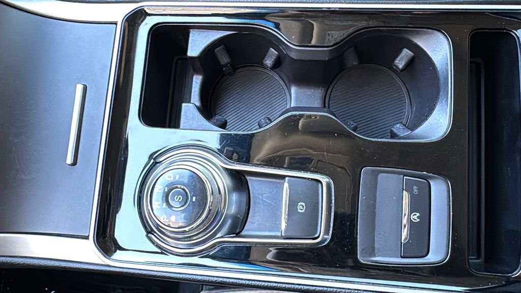 Used 2019 White Ford SEL image 15