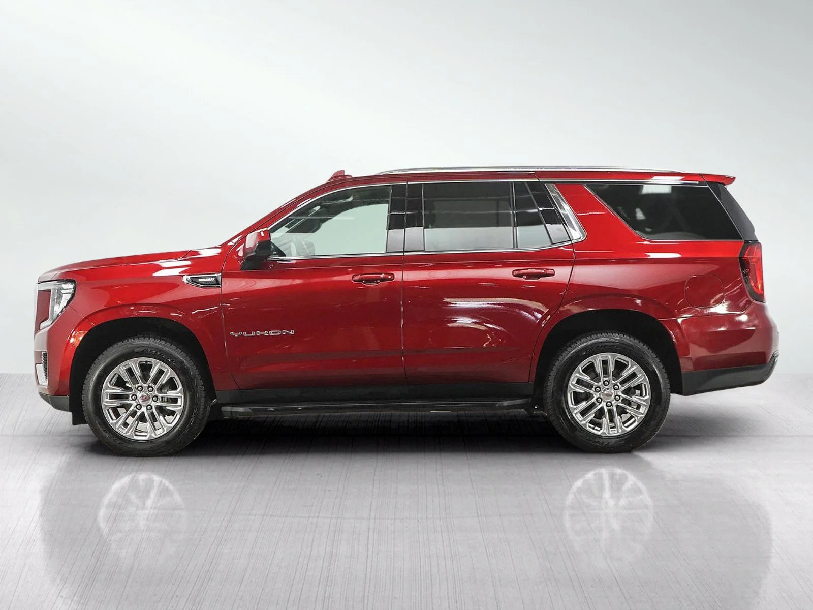 Used 2021 GMC Yukon SLE with VIN 1GKS2AKT6MR369385 for sale in Bloomington, Minnesota