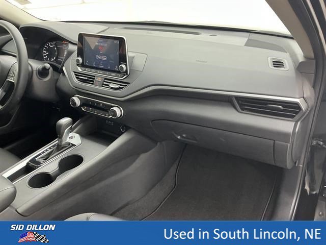 Used 2020 Super Black Nissan 2.5 S image 24