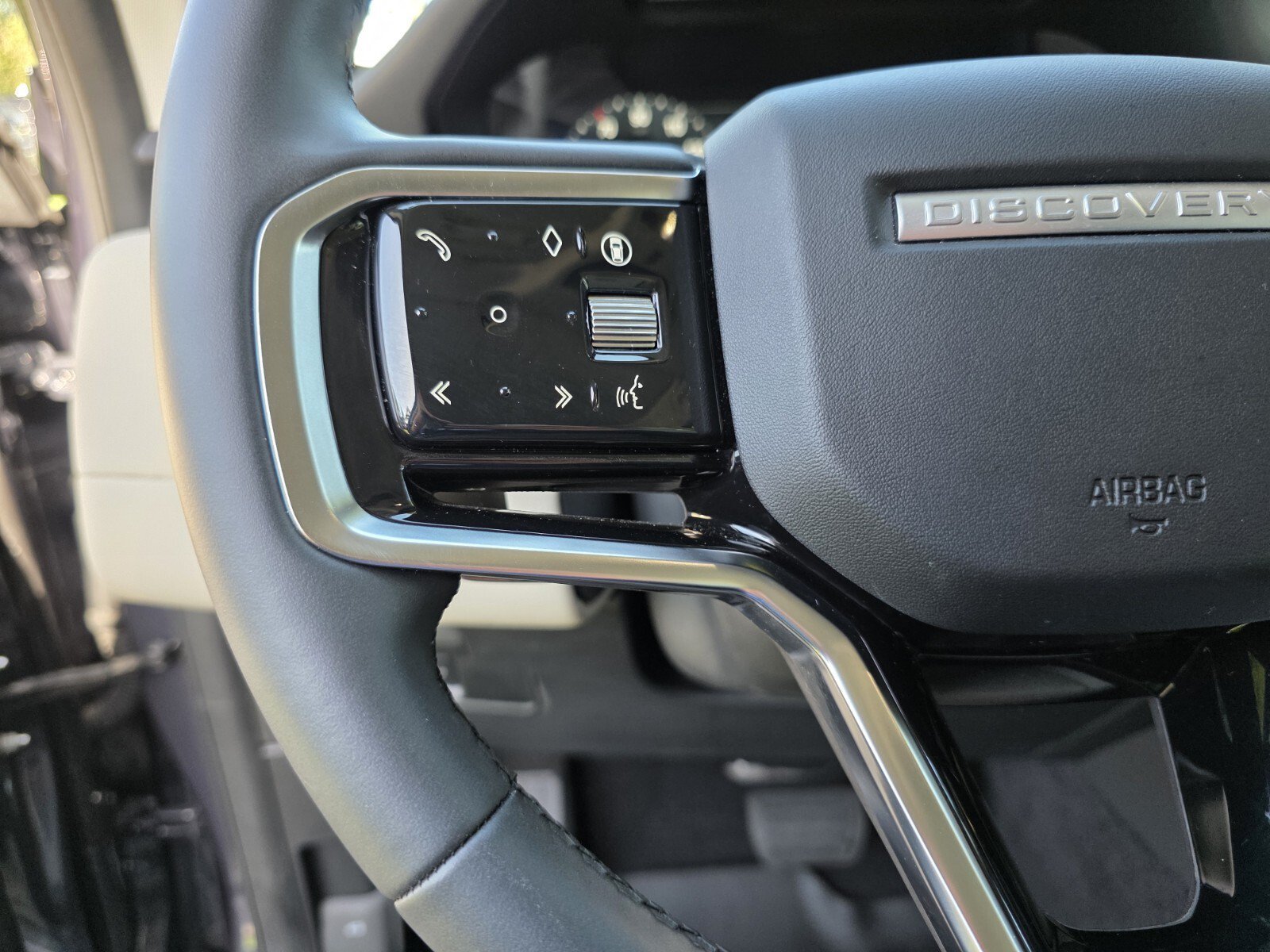Used 2024 Varesine Blue Metallic Land Rover Core S P250 image 19