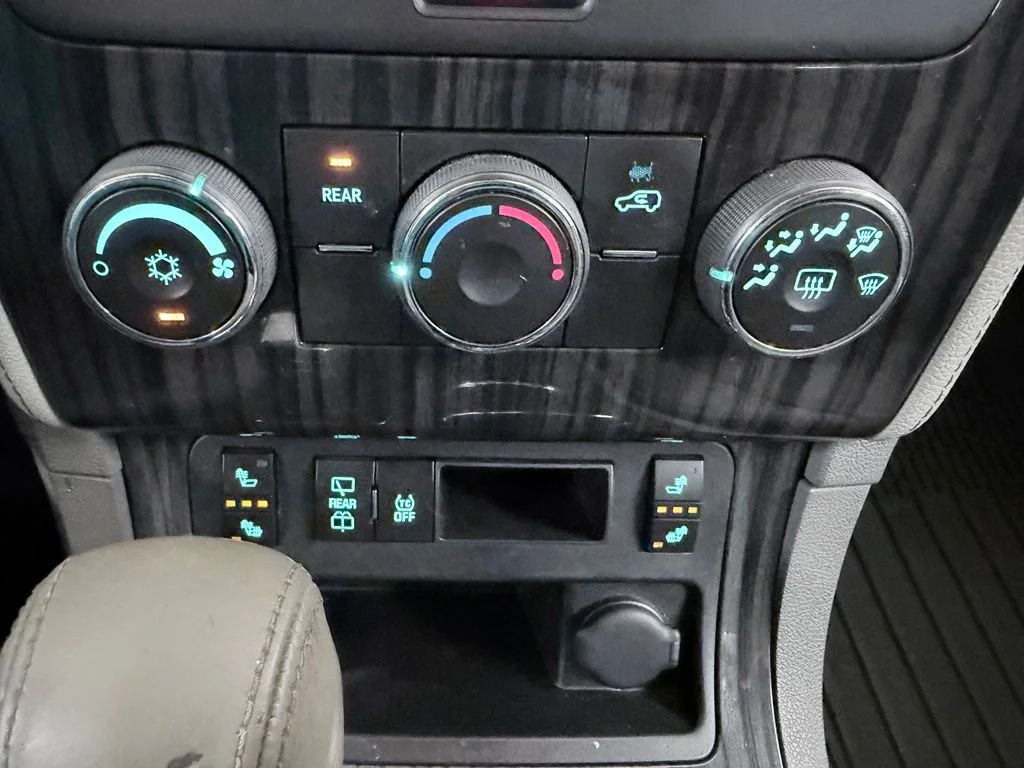 Used 2014 Silver Chevrolet LT image 18