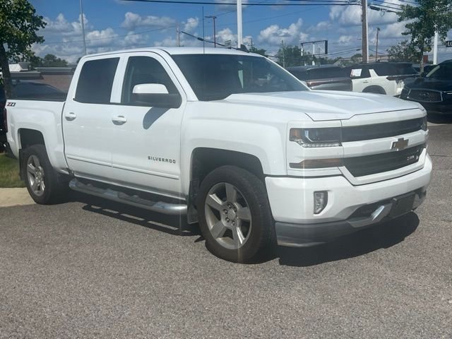 Used 2018 White Chevrolet LT image 7