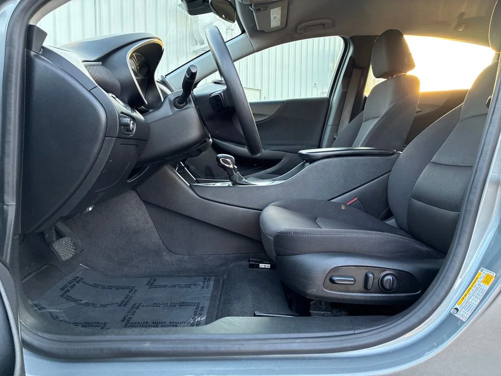 Used 2024 Gray Chevrolet LT image 10