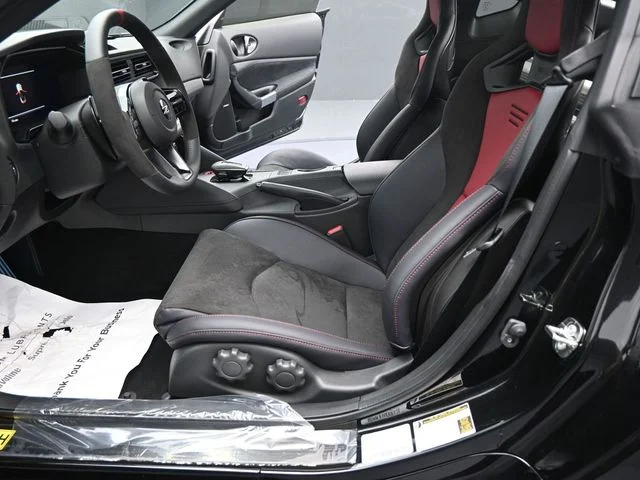 2025 Nissan Z NISMO - Photo 10