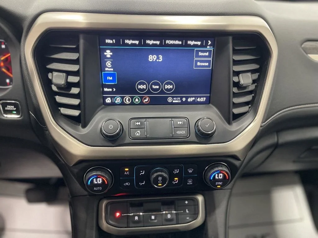 2023 GMC Acadia Denali - Photo 23