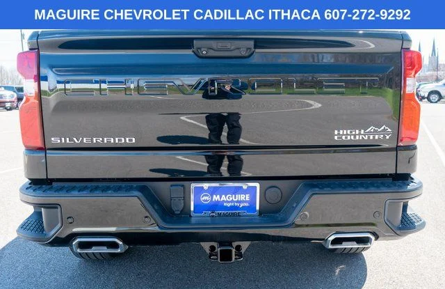 Used 2022 Black Chevrolet High Country image 7