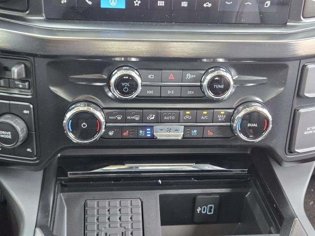 New 2026 Star White Metallic Tri-Coat Ford F-250® Lariat® image 33