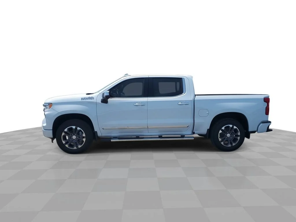 New 2026 Polar White Tricoat Chevrolet High Country image 5