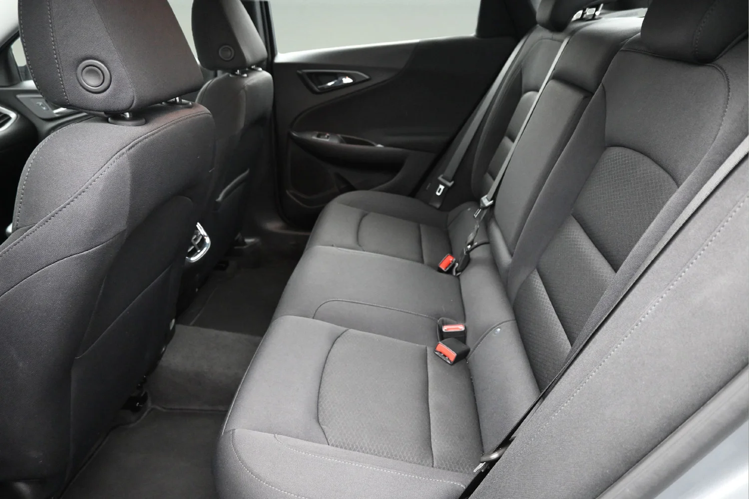 Used 2025 Sterling Gray Metallic Chevrolet 1LT image 15