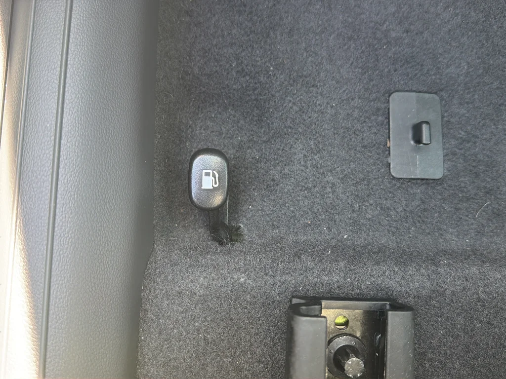 Used 2024 Yellow Hyundai SE image 18