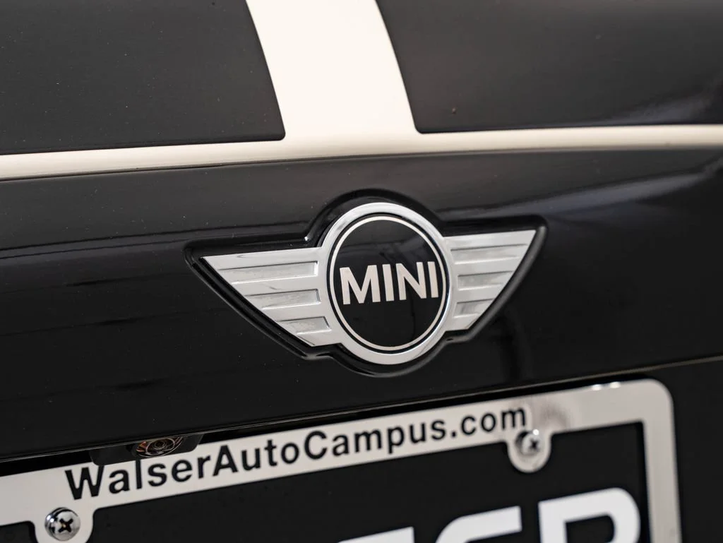 Used 2018 Pepper White MINI  image 16